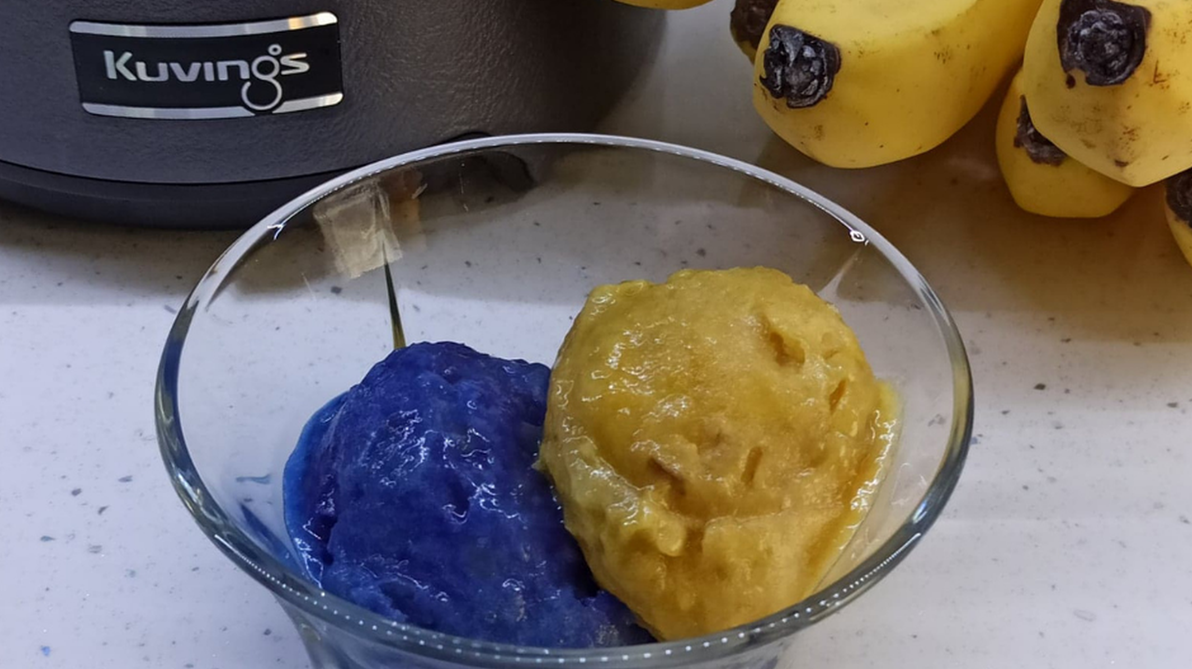 Niebieskie lody z banana