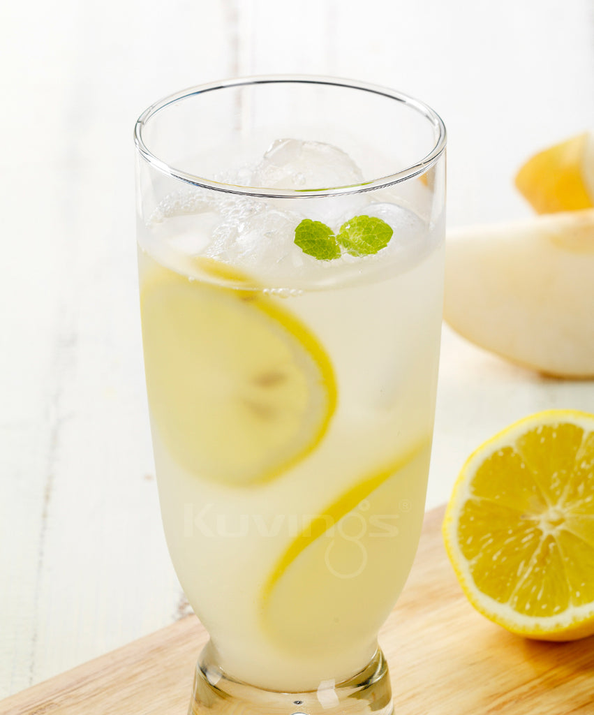 Refreshing Pear and Lemon Juice